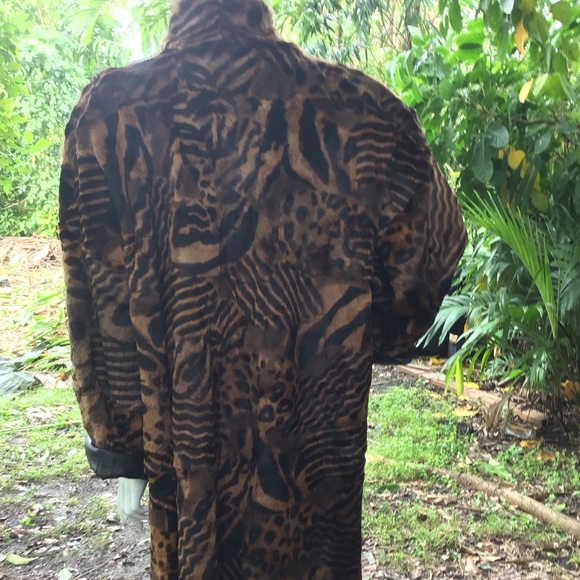 Vintage Krizia Italian leather lined fur coat - Picture 6 of 15